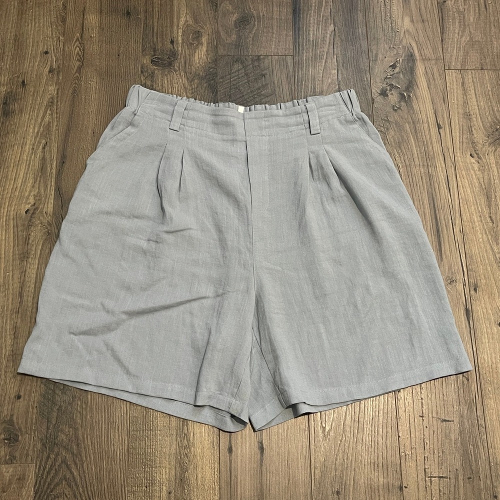 Halara Women Light Grey High Waisted Pleated Shorts Elastic Waist Large 833893